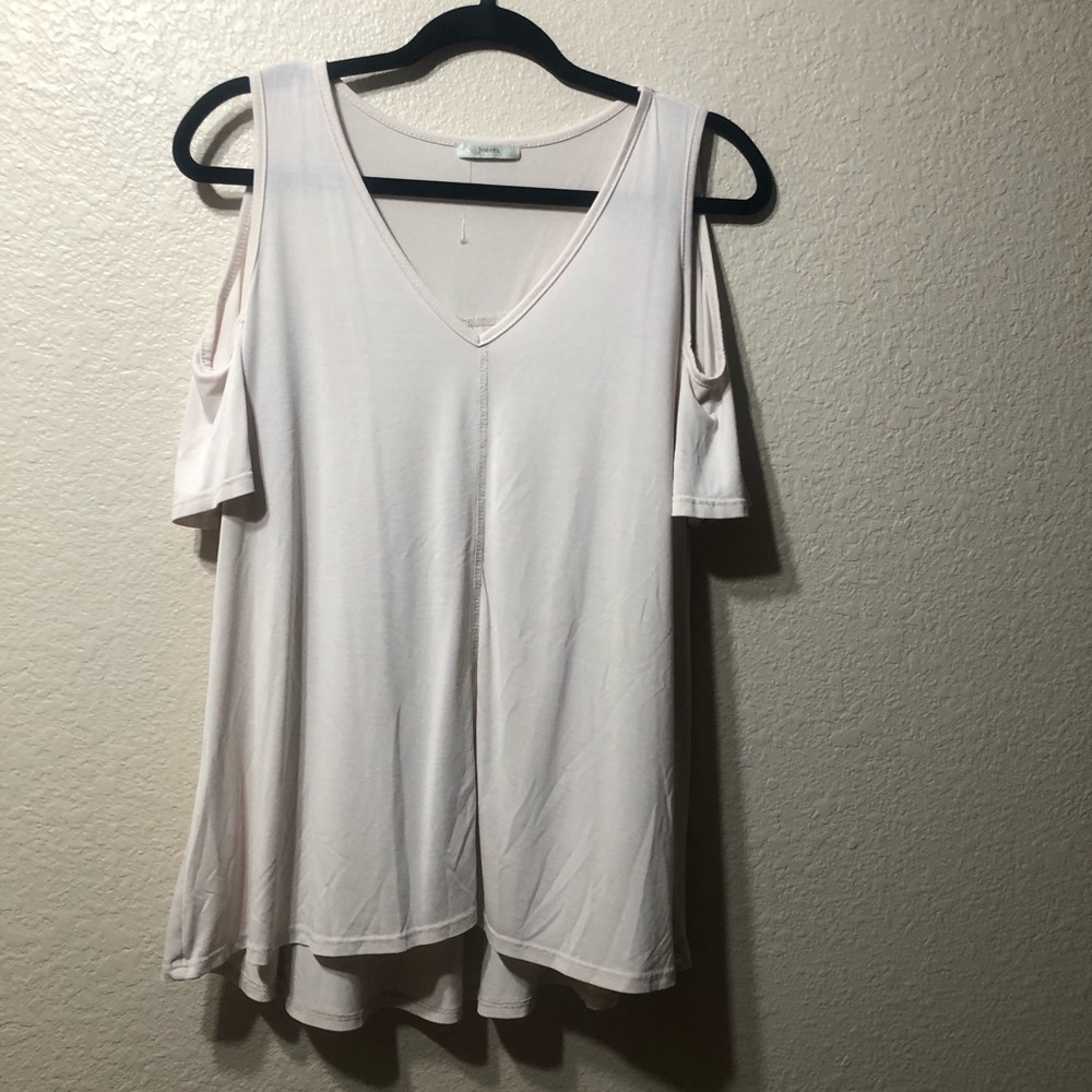 Cold shoulder V-neck top